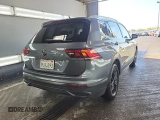 2024 Volkswagen Tiguan SE с VIN 3VV3B7AX0RM107010, выставлен на аукционе IAAI как лот 42889810 с пробегом 22 903 миль миль и . История ставок и продаж доступна на DreamBid. Изображение 26.