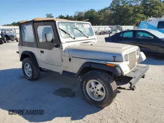 1995 Jeep Wrangler S with VIN 1J4FY19P4SP297464, listed as a Copart auction lot 82138474 with 177,010 mi miles and Clean Title. Bid and sale history available at carsss.com. Image 4.