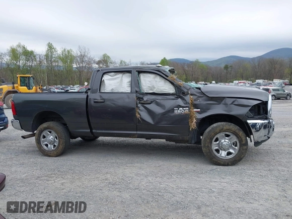 2017 Ram 2500 Tradesman with VIN 3C6UR5CJ1HG670938, listed as a IAAI auction lot 42002760 with 170,909 mi miles and . Bid and sale history available at DreamBid. Image 12.