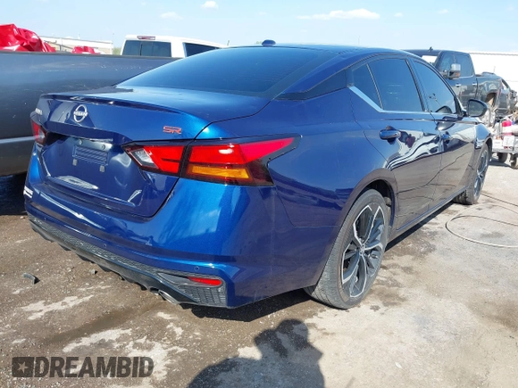 2023 Nissan Altima SR z VIN 1N4BL4CV0PN345188, wystawiony jako IAAI lot #42034378 z przebiegiem 65 305 mil mil oraz . Historia ofert i sprzedaży dostępna na DreamBid. Obrazek 4.