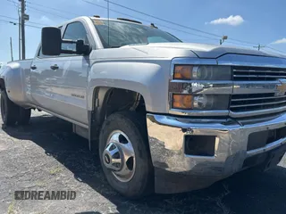 2015 Chevrolet Silverado 3500HD LT z VIN 1GC4KZC88FF120023, wystawiony jako Copart lot #61385035 z przebiegiem 164 759 mil mil oraz Czysty tytuł • Clean title. Historia ofert i sprzedaży dostępna na DreamBid. Obrazek 1.