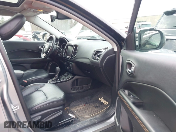 2018 Jeep Compass Limited with VIN 3C4NJDCB4JT400252, listed as a IAAI auction lot 41838268 with 31,407 mi miles. Bid and sale history available at carsss.com. Image 5.