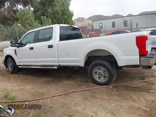 2019 Ford Super Duty F-250 SRW XL with VIN 1FT7W2A62KED47573, listed as a IAAI auction lot 42101066 with 26,075 mi miles. Bid and sale history available at carsss.com. Image 14.
