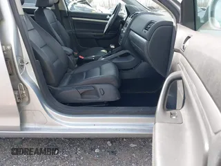 2009 Volkswagen Jetta Sedan SE with VIN 3VWRM71K59M131257, listed as a IAAI auction lot 41921694 with 190,389 mi miles. Bid and sale history available at carsss.com. Image 5.