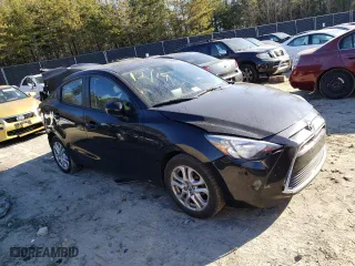 2017 Toyota Yaris iA with VIN 3MYDLBYVXHY164900, listed as a Copart auction lot 72739952 with 51,030 mi miles. Bid and sale history available at carsss.com. Image 4.