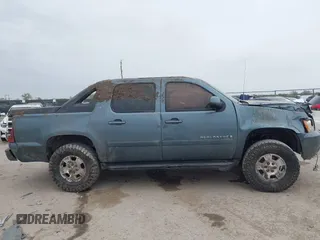 2008 Chevrolet Avalanche LS с VIN 3GNEC12J78G266817, выставлен на аукционе IAAI как лот 41947950 с пробегом 164 416 миль миль и . История ставок и продаж доступна на DreamBid. Изображение 13.