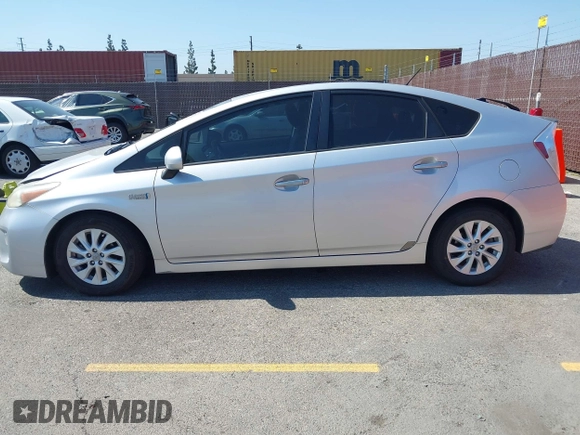 2013 Toyota Prius with VIN JTDKN3DP2D3033377, listed as a IAAI auction lot 42465127 with 182,789 mi miles and . Bid and sale history available at DreamBid. Image 14.