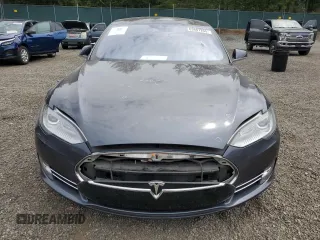 2016 Tesla Model S 90D with VIN 5YJSA1E42GF123351, listed as a Copart auction lot 63867265 with Not provided miles and Salvage title. Bid and sale history available at DreamBid. Image 5.