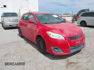 2010 Toyota Matrix with VIN 2T1KU4EE0AC272189, listed as a IAAI auction lot 41814832 with 176,031 mi miles. Bid and sale history available at carsss.com. Image 1.