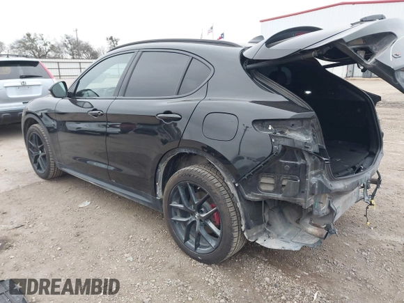 2019 Alfa Romeo Stelvio Ti z VIN ZASPAKBNXK7C44188, wystawiony jako IAAI lot #41320657 z przebiegiem 89 927 mil mil oraz . Historia ofert i sprzedaży dostępna na DreamBid. Obrazek 3.