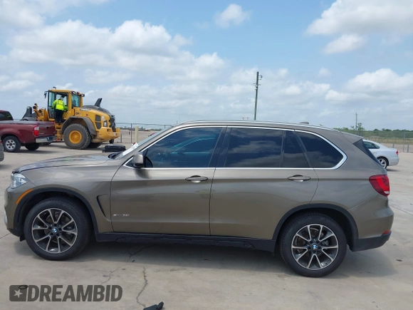 2017 BMW X5 sDrive35i z VIN 5UXKR2C54H0U20033, wystawiony jako IAAI lot #42283458 z przebiegiem 135 869 mil mil oraz . Historia ofert i sprzedaży dostępna na DreamBid. Obrazek 14.