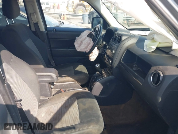 2016 Jeep Patriot Latitude with VIN 1C4NJRFB2GD714425, listed as a IAAI auction lot 42258753 with 119,655 mi miles and . Bid and sale history available at DreamBid. Image 5.