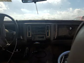 1990 Cadillac Brougham z VIN 1G6DW5476LR727151, wystawiony jako Copart lot #88145665 z przebiegiem Nie podano mil oraz Tytuł czysty. Historia ofert i sprzedaży dostępna na DreamBid. Obrazek 8.