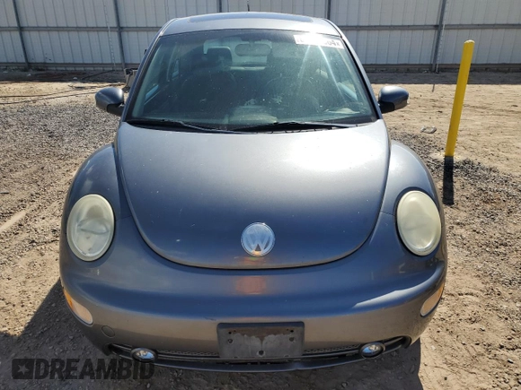 2005 Volkswagen New Beetle Coupe GLS with VIN 3VWCK31C45M415650, listed as a Copart auction lot 83880664 with 35,598 mi miles and Clean Title. Bid and sale history available at carsss.com. Image 5.