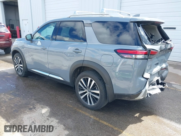 2023 Nissan Pathfinder Platinum с VIN 5N1DR3DK0PC207125, выставлен на аукционе IAAI как лот 41848785 с пробегом 22 068 миль миль и . История ставок и продаж доступна на DreamBid. Изображение 3.