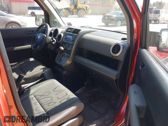 2003 Honda Element EX with VIN 5J6YH28553L006400, listed as a IAAI auction lot 42088510 with Not Provided miles and . Bid and sale history available at DreamBid. Image 5.