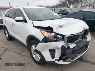 2019 Kia Sorento L with VIN 5XYPG4A38KG555012, listed as a IAAI auction lot 41772285 with 111,685 mi miles. Bid and sale history available at carsss.com. Image 1.