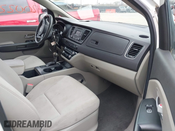 2015 Kia Sedona L with VIN KNDMA5C12F6031286, listed as a IAAI auction lot 42002214 with 185,814 mi miles. Bid and sale history available at carsss.com. Image 5.