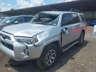 2020 Toyota 4Runner SR5 with VIN JTEBU5JR6L5807164, listed as a IAAI auction lot 42687254 with 127,825 mi miles and . Bid and sale history available at DreamBid. Image 6.