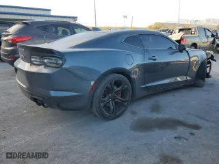 2019 Chevrolet Camaro 1SS with VIN 1G1FE1R71K0118832, listed as a Copart auction lot 43937965 with 63,279 mi miles and Salvage Title. Bid and sale history available at carsss.com. Image 3.