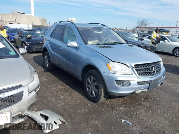 2006 Mercedes-Benz M 350 with VIN 4JGBB86E56A052016, listed as a IAAI auction lot 41870998 with 223,096 mi miles and . Bid and sale history available at DreamBid. Image 1.