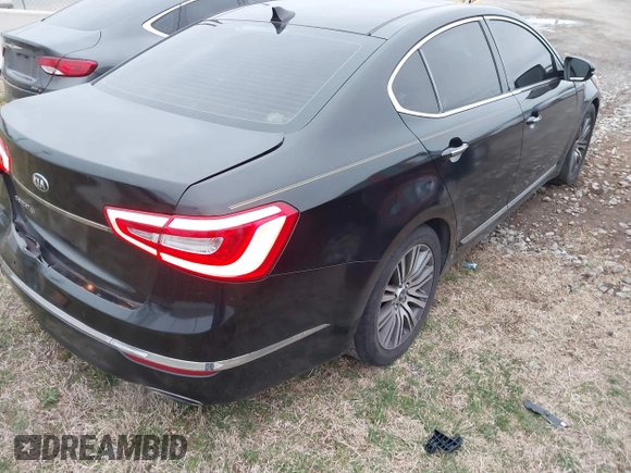 2016 Kia Cadenza Premium z VIN KNALN4D71G5213661, wystawiony jako IAAI lot #41652230 z przebiegiem 160 158 mil mil oraz . Historia ofert i sprzedaży dostępna na DreamBid. Obrazek 4.