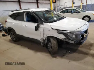 2021 Kia Seltos S z VIN KNDEU2AA2M7175621, wystawiony jako Copart lot #53785735 z przebiegiem 25 636 mil mil oraz Szkoda całkowita • Salvage title. Historia ofert i sprzedaży dostępna na DreamBid. Obrazek 4.