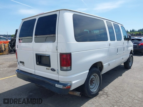 2013 Ford Econoline Passenger XL z VIN 1FBNE3BL4DDA56459, wystawiony jako IAAI lot #42223633 z przebiegiem 411 732 mil mil oraz . Historia ofert i sprzedaży dostępna na DreamBid. Obrazek 4.