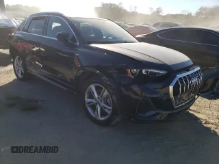 2020 Audi Q3 S line Premium with VIN WA1DECF3XL1125215, listed as a Copart auction lot 70664702 with 33,046 mi miles. Bid and sale history available at carsss.com. Image 4.