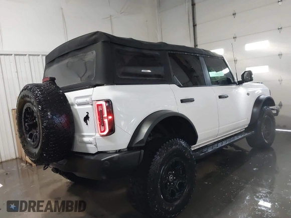 2022 Ford Bronco with VIN 1FMEE5DP0NLB52759, listed as a IAAI auction lot 41079932 with 46,503 mi miles. Bid and sale history available at carsss.com. Image 4.
