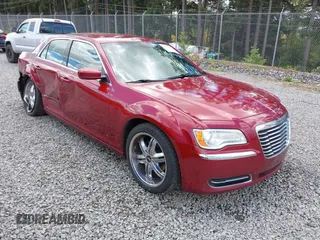 2014 Chrysler 300 z VIN 2C3CCAAG4EH232548, wystawiony jako IAAI lot #42337907 z przebiegiem 177 826 mil mil oraz . Historia ofert i sprzedaży dostępna na DreamBid. Obrazek 1.