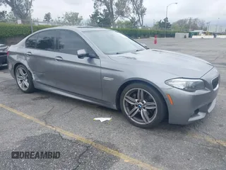 2015 BMW 5 Series 535i z VIN WBA5B1C55FG127630, wystawiony jako IAAI lot #42066209 z przebiegiem 144 188 mil mil oraz . Historia ofert i sprzedaży dostępna na DreamBid. Obrazek 1.
