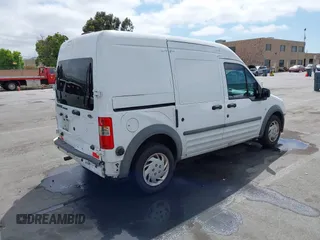 2011 Ford Transit Connect XLT z VIN NM0LS7DN8BT055171, wystawiony jako IAAI lot #42443283 z przebiegiem 184 310 mil mil oraz . Historia ofert i sprzedaży dostępna na DreamBid. Obrazek 4.