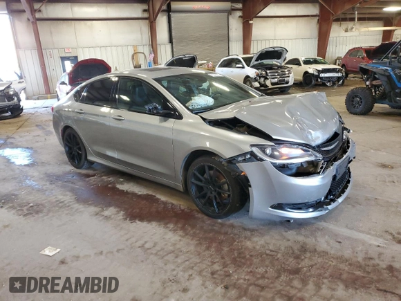 2015 Chrysler 200 S with VIN 1C3CCCBG7FN711906, listed as a Copart auction lot 70370874 with 102,033 mi miles and Clean Title. Bid and sale history available at DreamBid. Image 4.