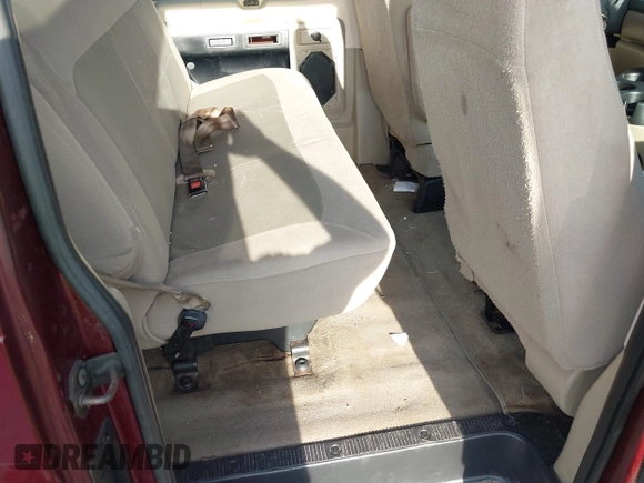 2007 Ford Econoline Passenger XL with VIN 1FBNE31L07DA55685, listed as a IAAI auction lot 40151569 with 122,578 mi miles. Bid and sale history available at carsss.com. Image 8.