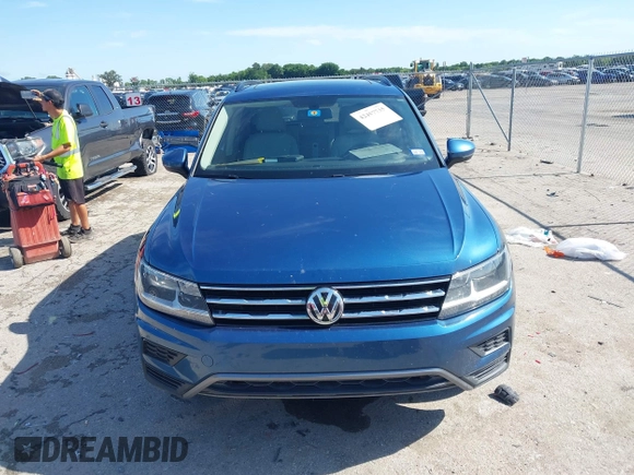 2018 Volkswagen Tiguan SEL z VIN 3VV3B7AX2JM155306, wystawiony jako IAAI lot #42457735 z przebiegiem 48 061 mil mil oraz . Historia ofert i sprzedaży dostępna na DreamBid. Obrazek 12.