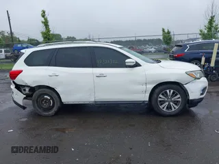 2017 Nissan Pathfinder SV with VIN 5N1DR2MN3HC625541, listed as a IAAI auction lot 42372722 with 225,329 mi miles and . Bid and sale history available at DreamBid. Image 13.