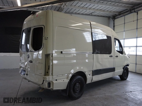 2022 Mercedes-Benz Sprinter Cargo Cargo with VIN W1Y40BHY1NT102318, listed as a Copart auction lot 44240465 with Not Provided miles and Salvage Title. Bid and sale history available at DreamBid. Image 3.