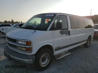 2002 Chevrolet Express with VIN 1GAHG39R321113335, listed as a Copart auction lot 76201084 with 190,718 mi miles and Clean Title. Bid and sale history available at carsss.com. Image 1.