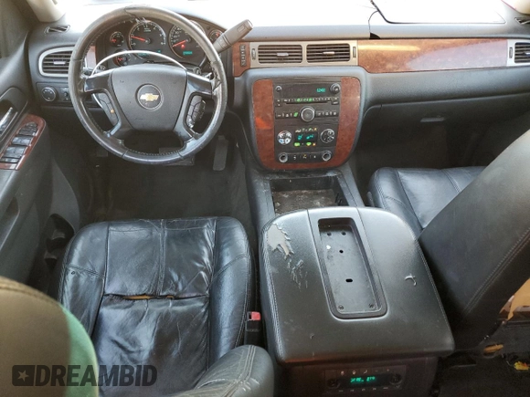 2010 Chevrolet Suburban LT with VIN 1GNUCJE08AR190304, listed as a Copart auction lot 89260035 with 291,342 mi miles and Salvage Title. Bid and sale history available at carsss.com. Image 8.