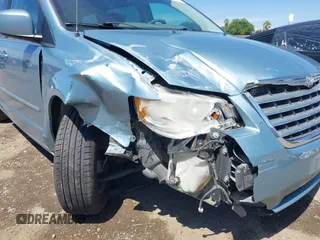 2010 Chrysler Town & Country Touring with VIN 2A4RR5D15AR278293, listed as a IAAI auction lot 41992405 with 125,529 mi miles. Bid and sale history available at carsss.com. Image 6.