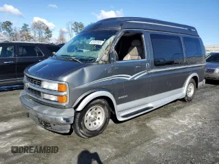 2000 Chevrolet Express Cargo Van w/YF7 with VIN 1GBFG15R2Y1196746, listed as a Copart auction lot 81061924 with 88,335 mi miles and Salvage Title. Bid and sale history available at carsss.com. Image 1.