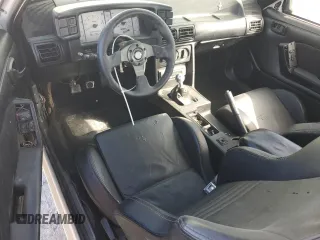 1989 Ford Mustang z VIN 1FABP40A3KF309892, wystawiony jako Copart lot #80858704 z przebiegiem 75 267 mil mil oraz Czysty tytuł • Clean title. Historia ofert i sprzedaży dostępna na DreamBid. Obrazek 8.