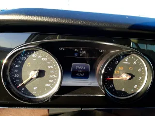 2018 Mercedes-Benz E-Class E 300 with VIN WDDZF4JB6JA439914, listed as a Copart auction lot 36850943 with 42,245 mi miles. Bid and sale history available at carsss.com. Image 9.