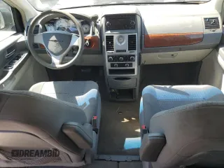 2009 Chrysler Town & Country LX with VIN 2A8HR44E39R525345, listed as a Copart auction lot 53158825 with 279,595 mi miles and Salvage Title. Bid and sale history available at DreamBid. Image 8.
