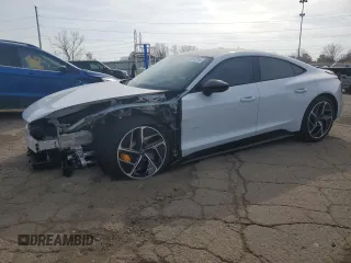 2024 Audi RS e-tron GT z VIN WAUBHBFW5R7900466, wystawiony jako Copart lot #77434014 z przebiegiem 5257 mil mil oraz Szkody całkowita. Historia ofert i sprzedaży dostępna na DreamBid. Obrazek 1.
