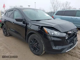 2022 Ford Escape SE with VIN 1FMCU0G65NUB87128, listed as a IAAI auction lot 41745182 with 30,605 mi miles. Bid and sale history available at carsss.com. Image 1.