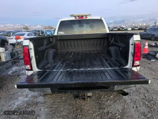 2011 GMC Sierra 2500HD SLE with VIN 1GT220CG5BZ389552, listed as a Copart auction lot 85121284 with 345,909 mi miles and Salvage Title. Bid and sale history available at carsss.com. Image 6.