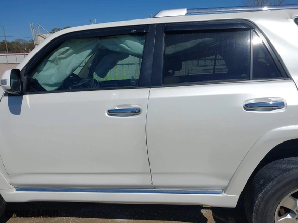 2011 Toyota 4Runner SR5 with VIN JTEZU5JR3B5021593, listed as a IAAI auction lot 41663008 with 290,112 mi miles. Bid and sale history available at carsss.com. Image 15.
