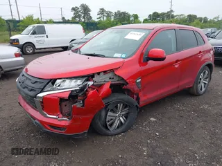 2021 Mitsubishi Outlander ES z VIN JA4APUAU6MU033599, wystawiony jako IAAI lot #42367650 z przebiegiem 20 565 mil mil oraz . Historia ofert i sprzedaży dostępna na DreamBid. Obrazek 2.